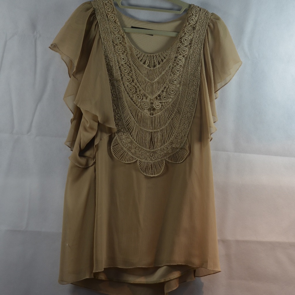 Embellished Tan Chiffon Style Top SZ L Peridot - Picture 2 of 7